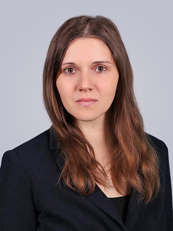 Попова Елена Николаевна.